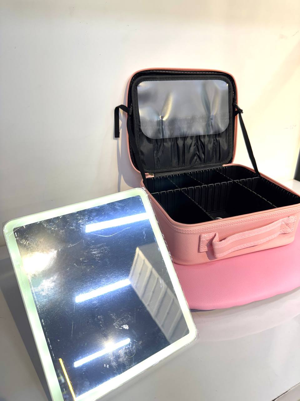 Cosmetiquera con Espejo LED